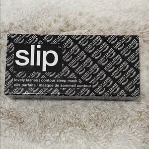Slip Lovely Lashes Contour Sleep Mask in Black and White
